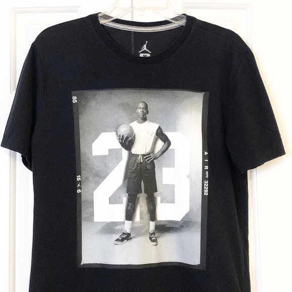 jordan shirt black and white